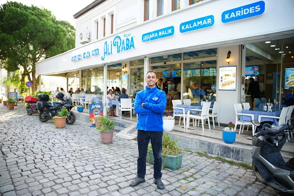 İzmir’in sahil ilçelerinde doluluk oranı %80’i aştı
