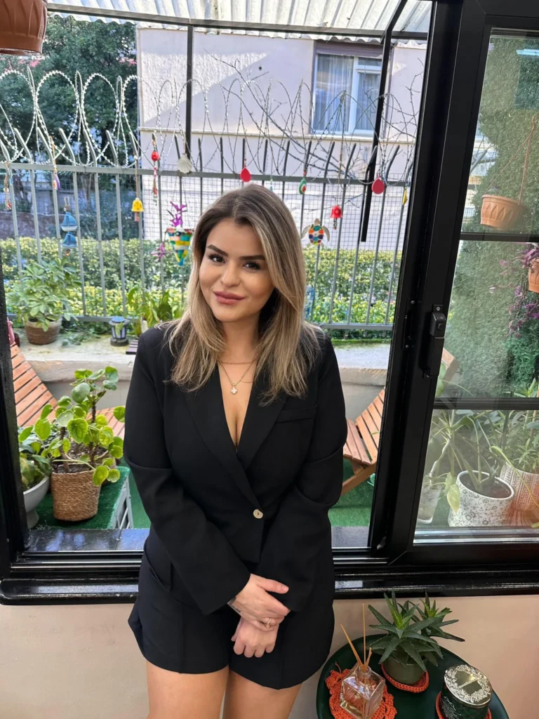 İrem Yanar, Yılların Uzmanlığını Yenilikçi Bir Kozmetik Ürünüyle Taçlandırdı